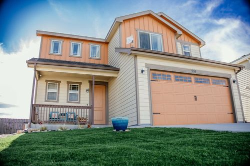 935 Flicker St, Douglas, WY, 82633-2500 | Card Image