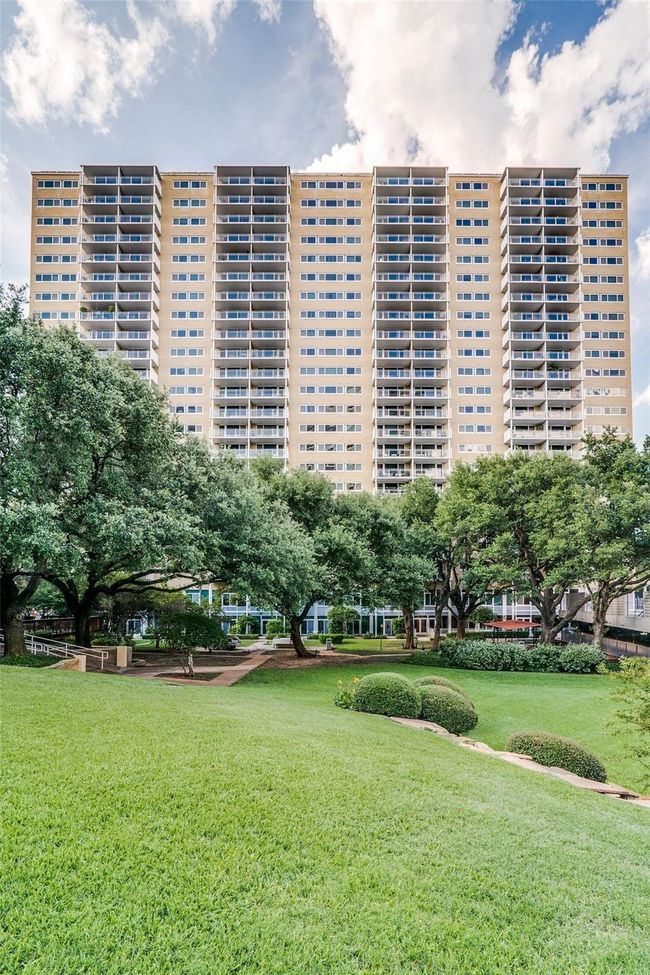 APT-2214 - 3883 Turtle Creek Blvd, Condo with 2 bedrooms, 2 bathrooms and null parking in Dallas TX | Image 7