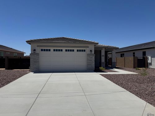 7687 E 35th Pl, Yuma, AZ, 85365-8216 | Card Image