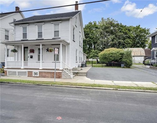 128 Mauch Chunk St, Nazareth, PA, 18064-2027 | Card Image
