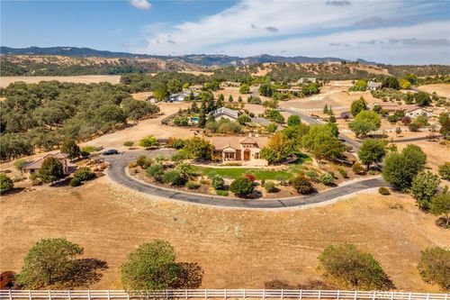 155 Via Del Salinas, Paso Robles, CA, 93446-5906 | Card Image
