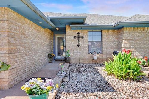 305 Mallard Cir, Altus, OK, 73521-9555 | Card Image