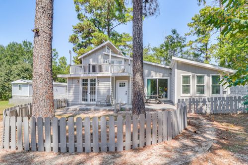 372 Plum St, Bastrop, TX, 78602-6711 | Card Image
