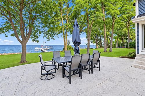 N9598 Winnebago Park Rd, Fond Du Lac, WI, 54937-9393 | Card Image