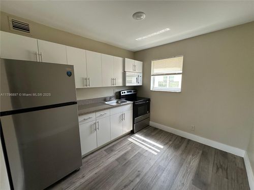 apt-9-260 Sw 8th St, Pompano Beach, FL, 33060-8341 | Card Image