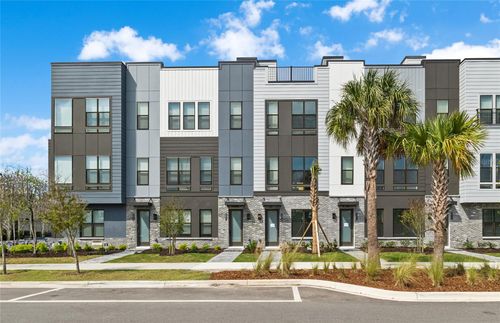 2022 Packing District Way, ORLANDO, FL, 32804 | Card Image