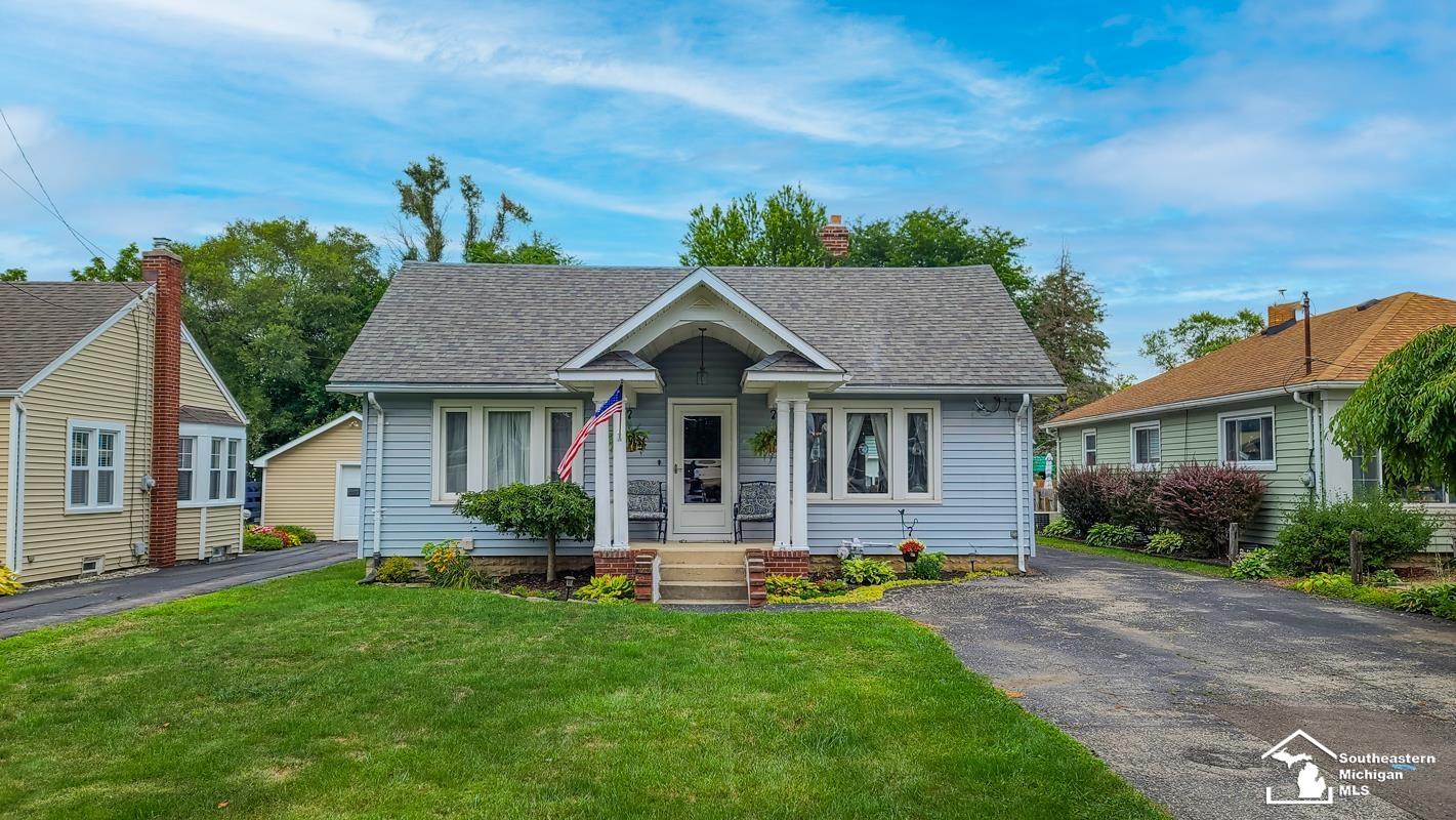 Edgewood Blvd, Monroe, MI 48161