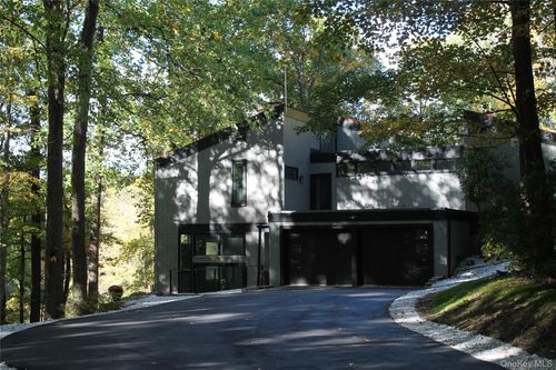 402 Hortontown Rd, Hopewell Junction, NY, 12533-7036 | Card Image