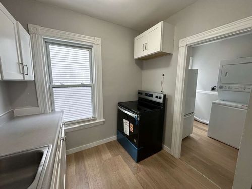 apt-2-267 Silver St, Manchester, NH, 03103-6039 | Card Image