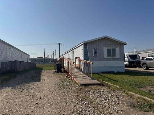 9727 108 Avenue, Clairmont, AB, T8X5E4 | Card Image