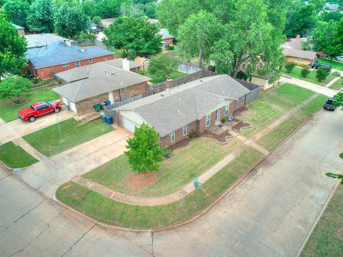 1019 N Blackwelder Ave, Edmond, OK, 73034-5545 | Card Image
