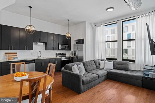 unit-601b-1100 S Broad St, PHILADELPHIA, PA, 19146-5034 | Card Image