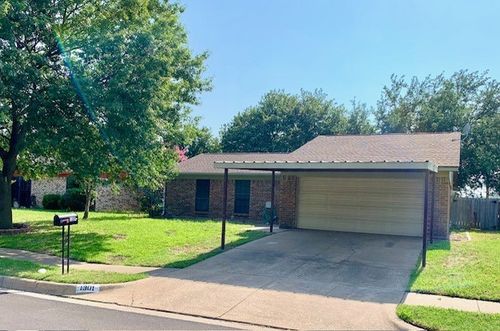 1301 N Knowles Dr, Saginaw, TX, 76179-1041 | Card Image