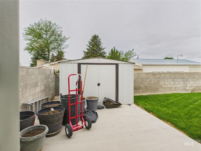 11 N 3 Rd West St, Townhouse with 2 bedrooms, 2 bathrooms and 2 parking in Paul ID | Image 32