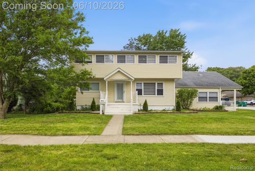 32120 Bock St, Garden City, MI, 48135-1261 | Card Image