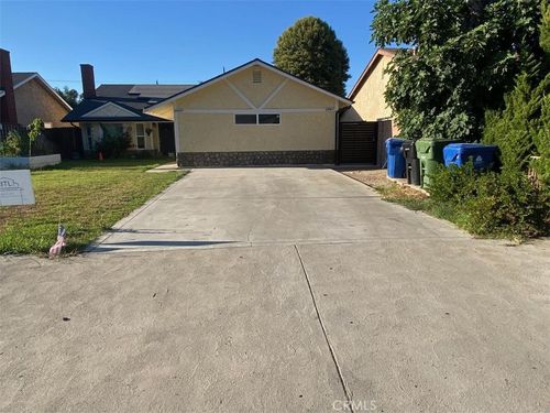 19807 Blythe Street, Winnetka, CA, 91306 | Card Image