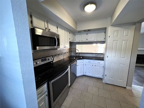 apt-20400-3635 Garden Brook Dr, Farmers Branch, TX, 75234-2476 | Card Image