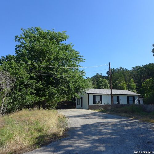 260 Kerrville South Dr, Kerrville, TX, 78028-8386 | Card Image