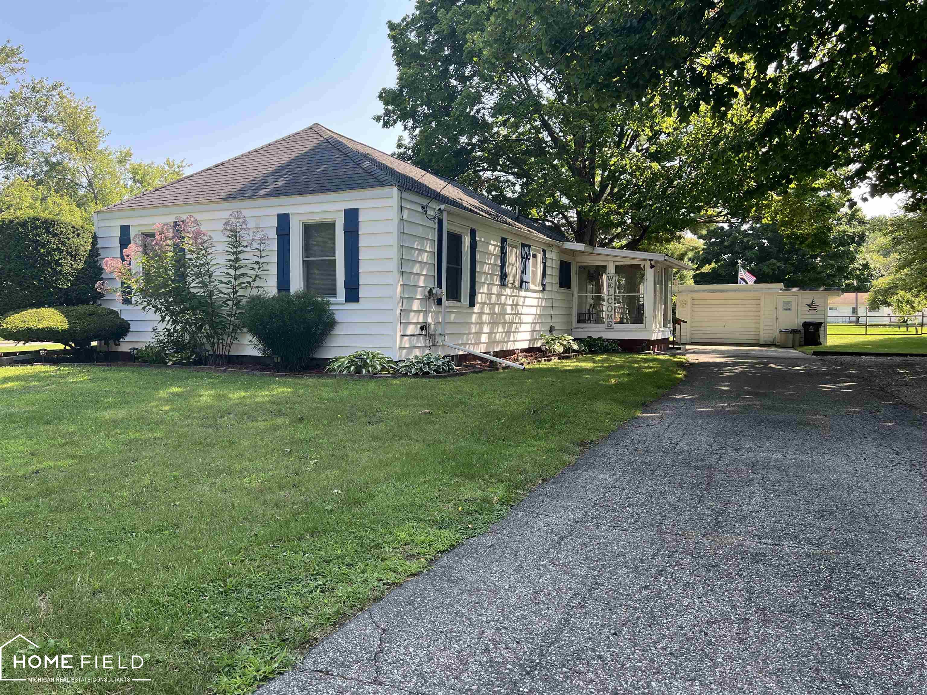 Grace St, Owosso, MI 48867