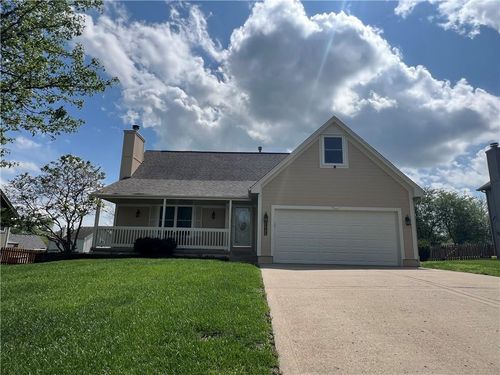 303 Sw Albatross Ct, Lee's Summit, MO, 64082-4503 | Card Image