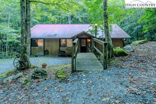 205 Dogwood Lane, Beech Mountain, NC, 28604 | Card Image