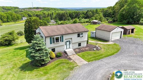 924 Hell Hollow Rd, Kunkletown, PA, 18058-8065 | Card Image