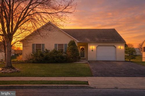 19 Springhouse Dr, MYERSTOWN, PA, 17067-3112 | Card Image