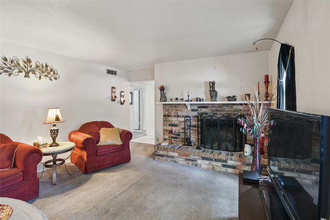 6318 Green Valley Dr, House other with 3 bedrooms, 2 bathrooms and null parking in Garland TX | Image 6