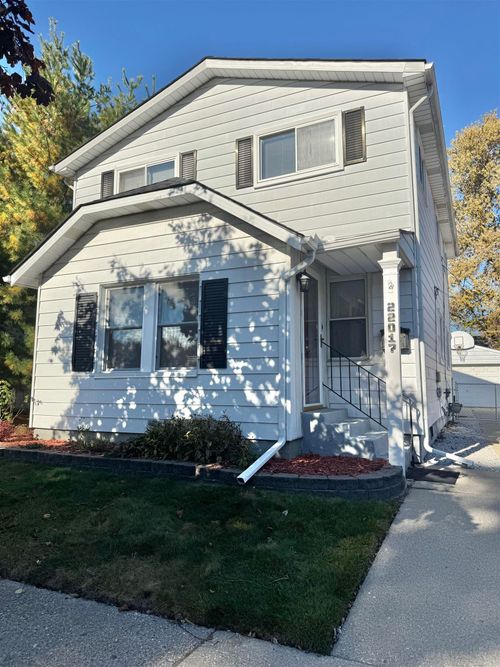 22017 Rosedale St, Saint Clair Shores, MI, 48080-3563 | Card Image