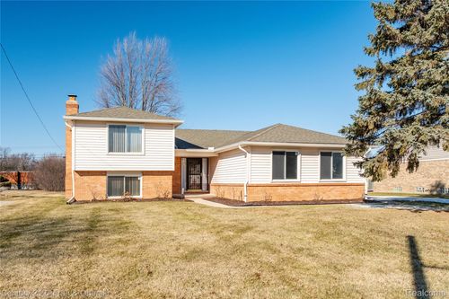 17098 Coral Gables St, Southfield, MI, 48076-4781 | Card Image