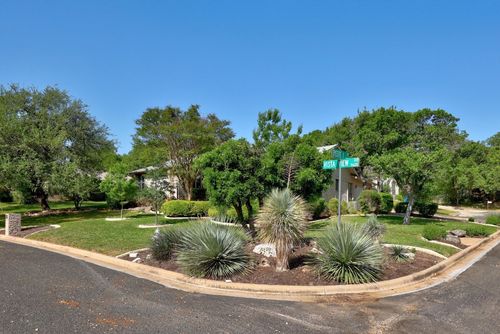 9610 Vista View Dr, Austin, TX, 78750-3349 | Card Image