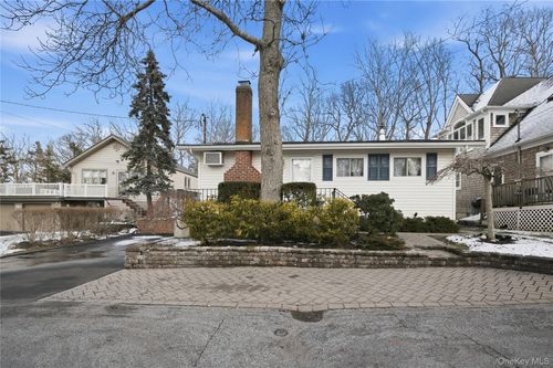 36 Oak Ln, Wading River, NY, 11792-1104 | Card Image