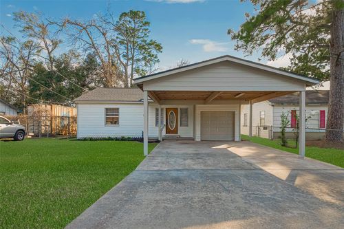 1719 W Sealy St, Alvin, TX, 77511-5745 | Card Image