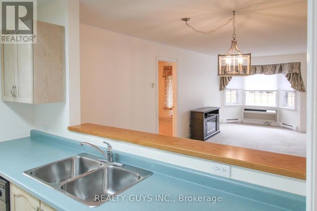 4 - 693 Whitaker St, Townhouse with 2 bedrooms, 2 bathrooms and 1 parking in Peterborough ON | Image 12
