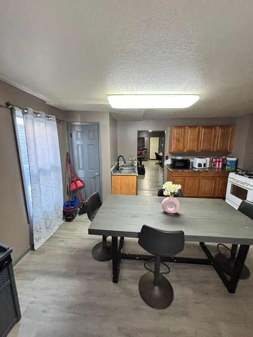 271-5 N West Ave, Kankakee, IL, 60901-3766 | Card Image