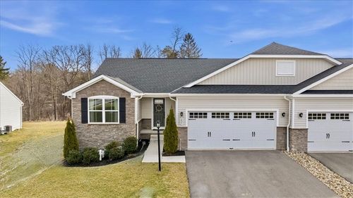 237 Smith Ln, Beaver Falls, PA, 15010-1318 | Card Image