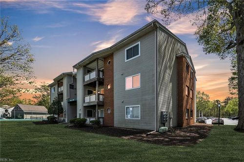 12628 Daybreak Cir, Newport News, VA, 23602-9501 | Card Image