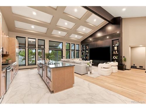 27 Beacon Hill Ln, Greenwood Village, CO, 80111-5244 | Card Image