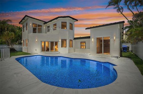 2001 Sw 23rd Ave, Fort Lauderdale, FL, 33312-4515 | Card Image