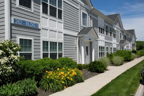 apt-203-262 Indian Head Rd, Kings Park, NY, 11754-4814 | Card Image