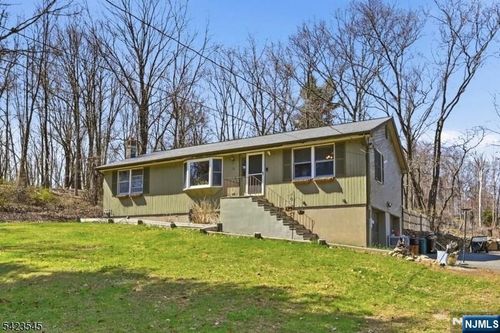 12 Pleasant View Dr, West Milford, NJ, 07480-4132 | Card Image