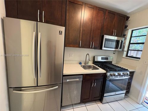 802-807 86th St, Miami Beach, FL, 33141-1117 | Card Image