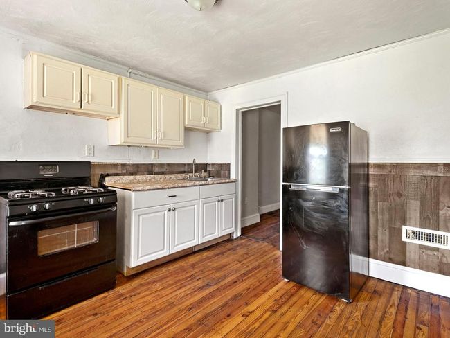 564 Walnut St, Townhouse with 2 bedrooms, 1 bathrooms and null parking in POTTSTOWN PA | Image 9