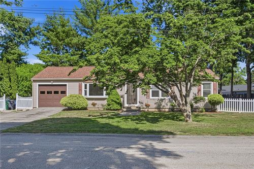 132 Potowomut Rd, East Greenwich, RI, 02818-4534 | Card Image