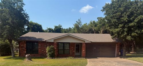 2209 S 26th Pl, Muskogee, OK, 74401-8003 | Card Image