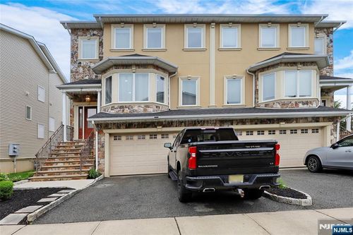 2 Jacobs Lndg, Secaucus, NJ, 07094-2810 | Card Image