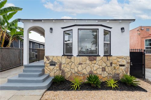 3477 W 71st St, Los Angeles, CA, 90043-4633 | Card Image