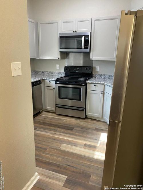 8404 Forest Ridge Dr, San Antonio, TX, 78239-4006 | Card Image