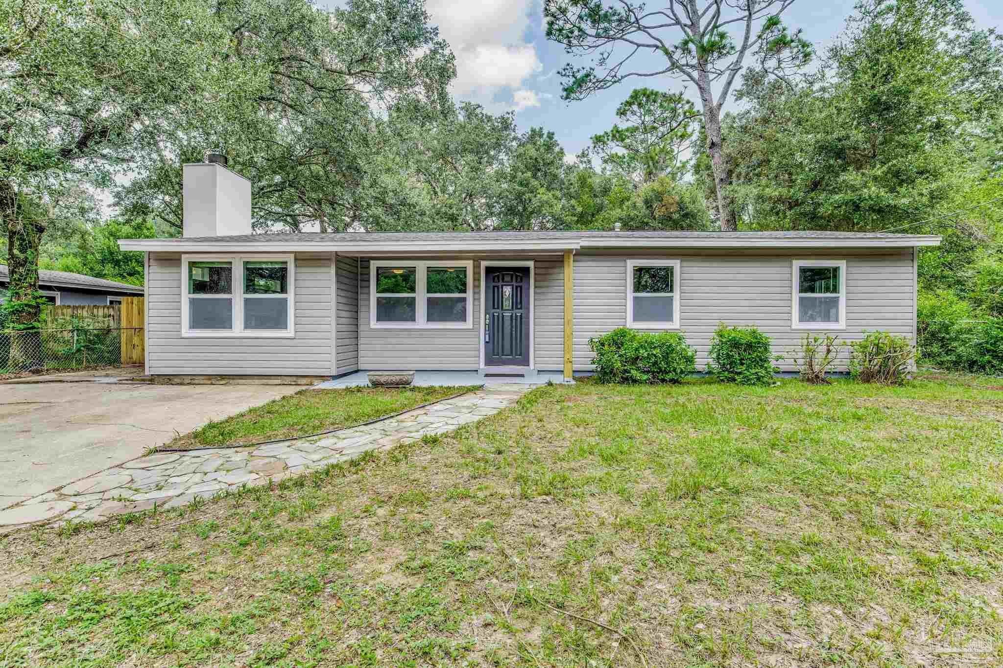 Durham Dr, Pensacola, FL 32526