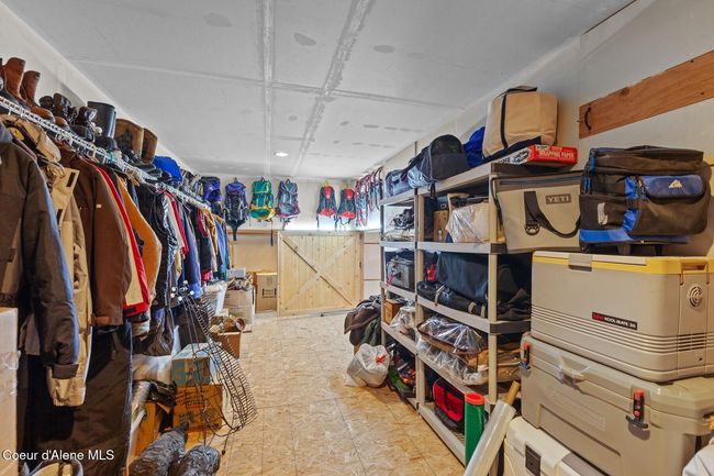 Upstairs Storage #2 (370 sq ft) | Image 25